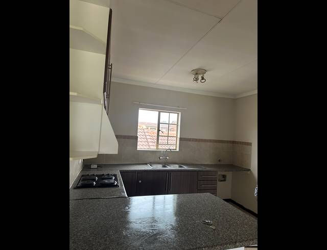 2 bed property to rent in MOOIKLOOF RIDGE